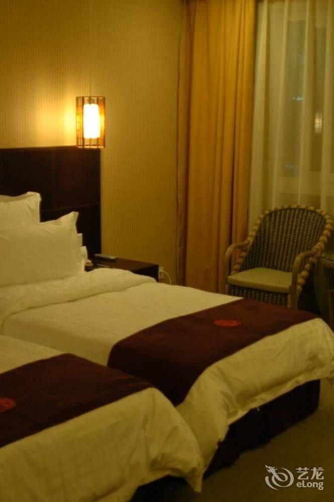 Super 8 Wenzhou Xingrong Hotel Exterior photo